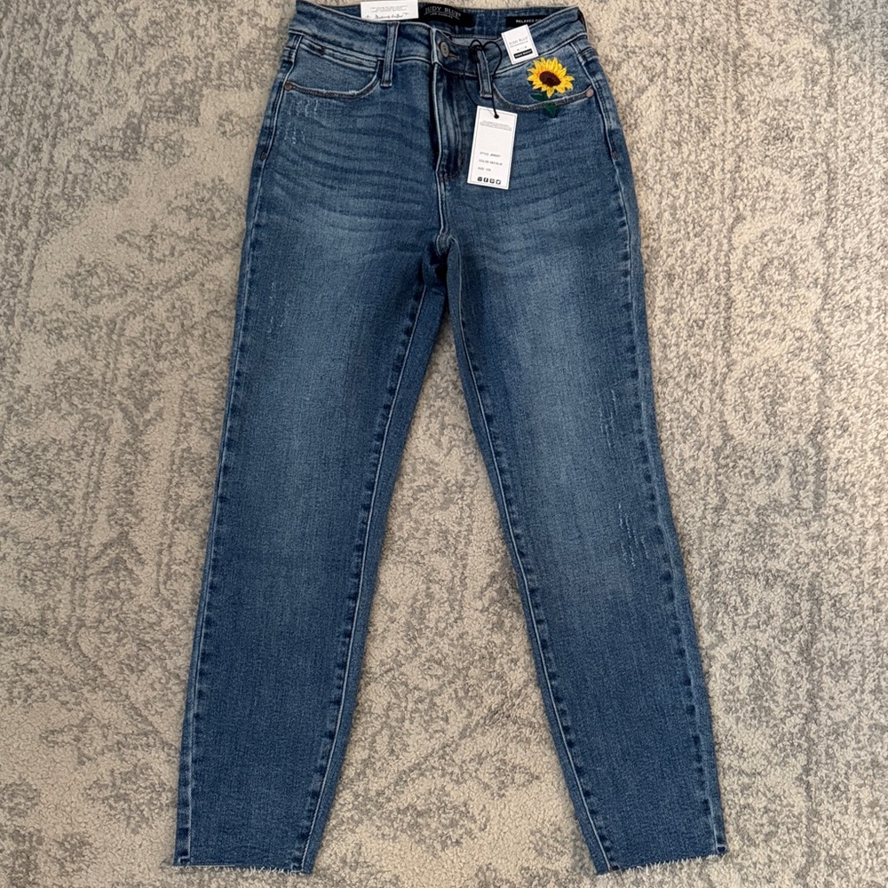 Judy Blue High Rise Blue Jeans with Sunflower Accent